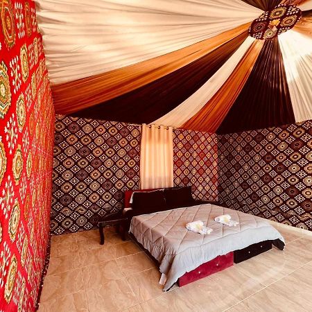 Wadi Rum Bedouin Tour With A Camp Exterior foto