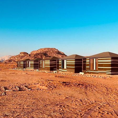 Wadi Rum Bedouin Tour With A Camp Exterior foto
