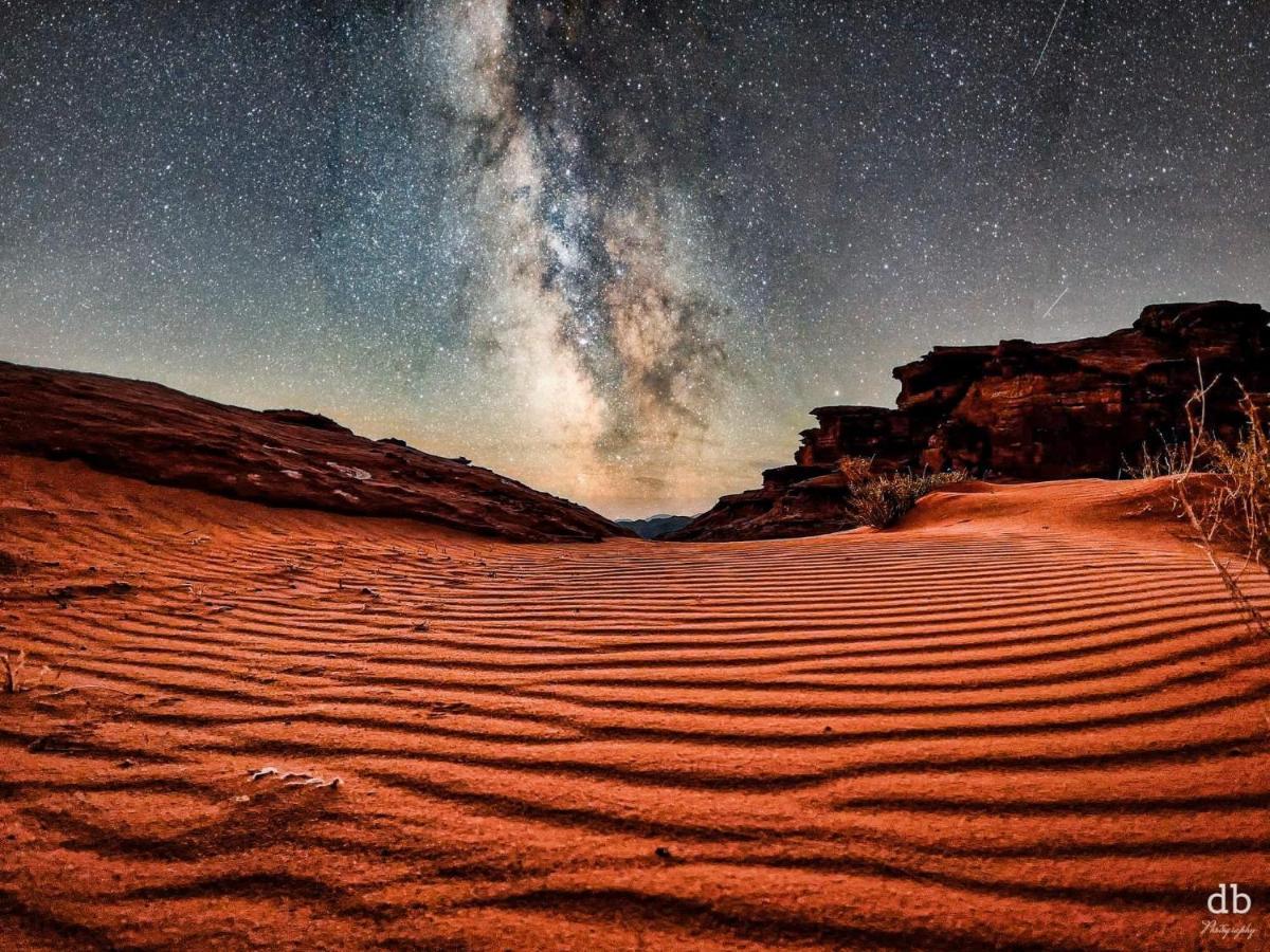 Wadi Rum Bedouin Tour With A Camp Exterior foto