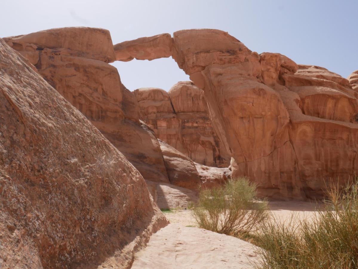 Wadi Rum Bedouin Tour With A Camp Exterior foto