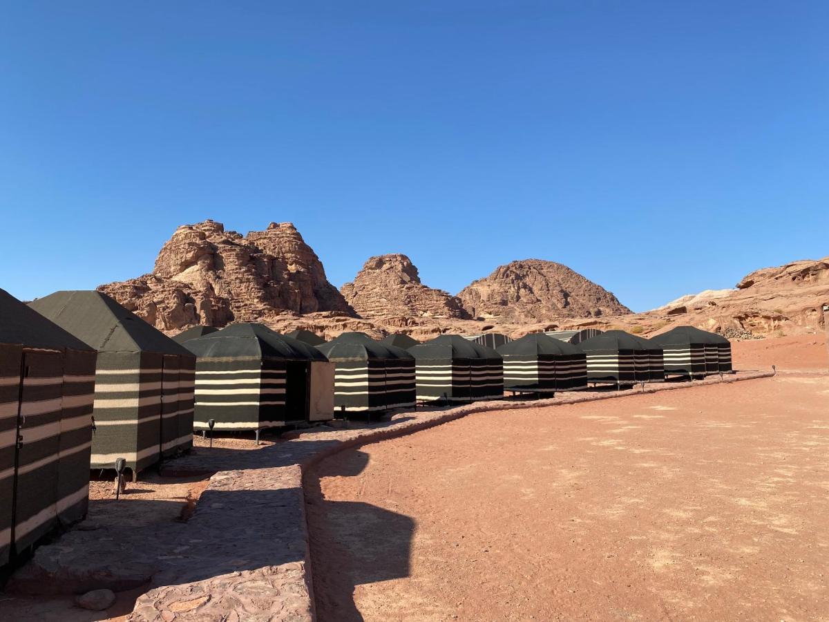 Wadi Rum Bedouin Tour With A Camp Exterior foto