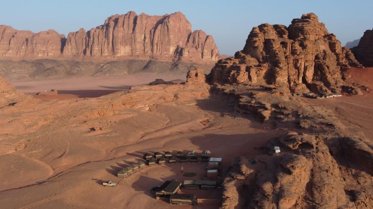 Wadi Rum Bedouin Tour With A Camp Exterior foto