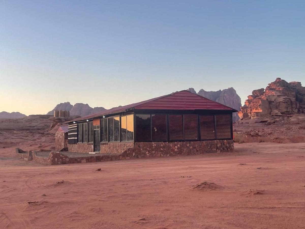 Wadi Rum Bedouin Tour With A Camp Exterior foto