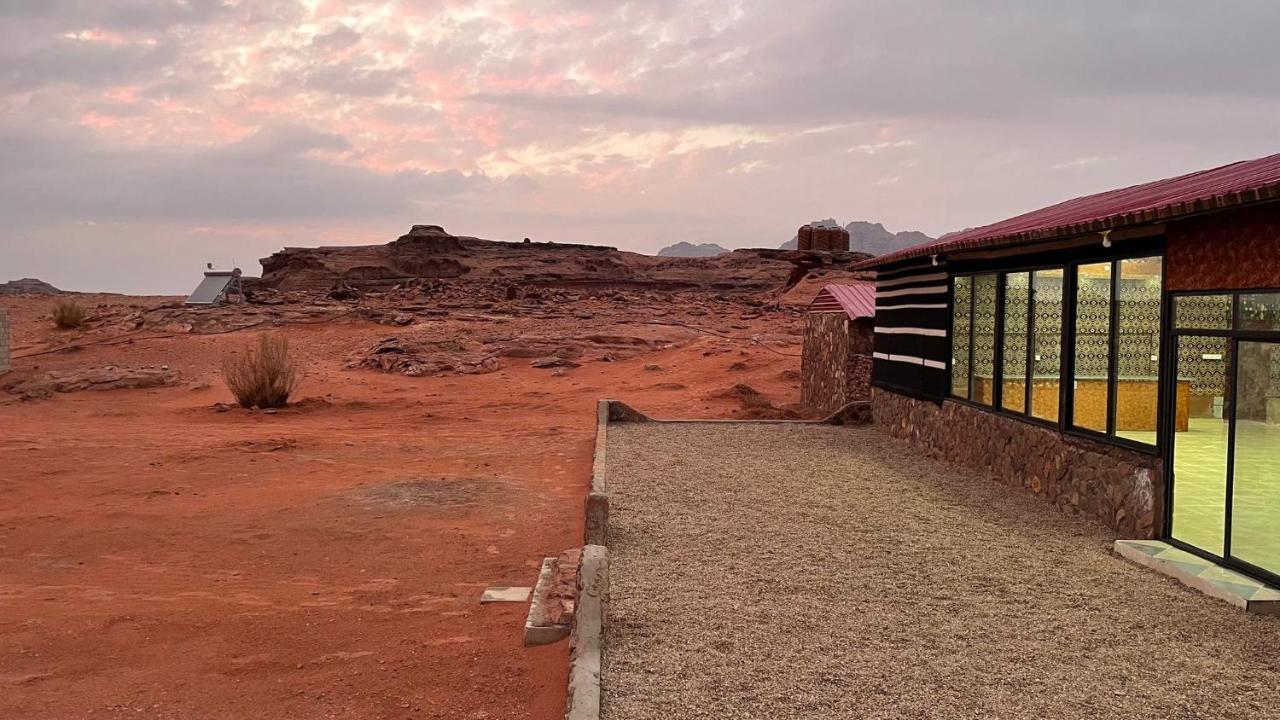Wadi Rum Bedouin Tour With A Camp Exterior foto