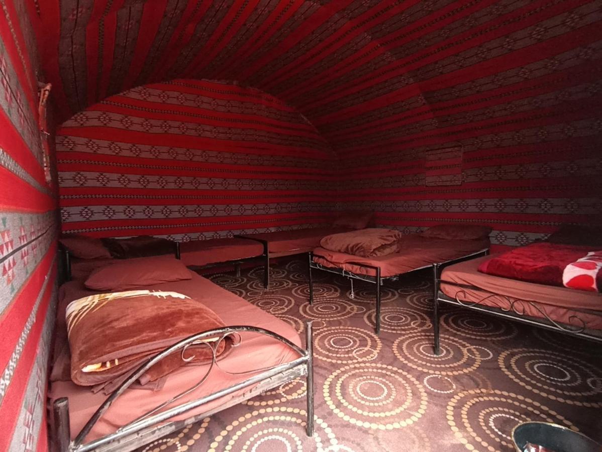 Wadi Rum Bedouin Tour With A Camp Exterior foto