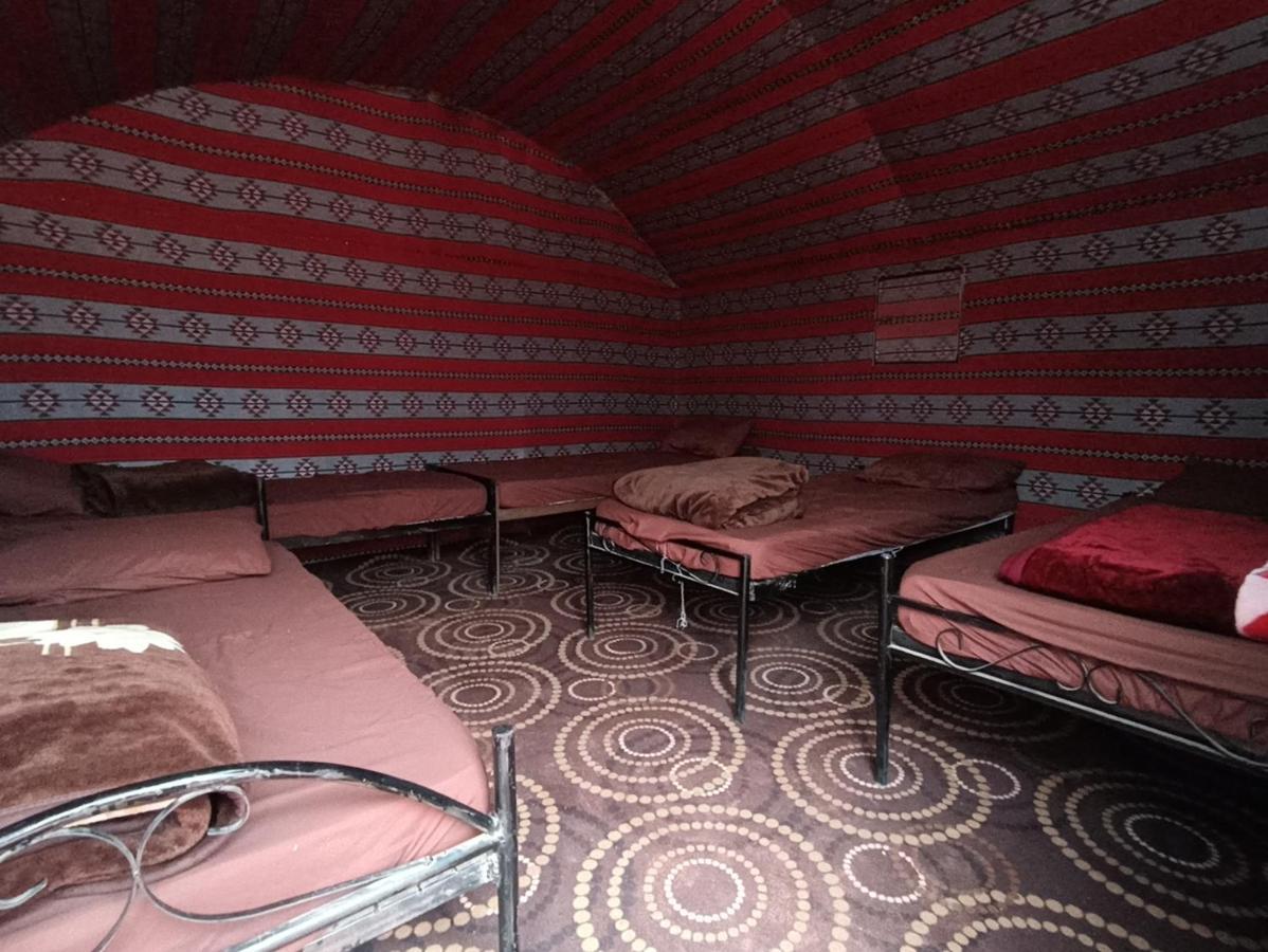 Wadi Rum Bedouin Tour With A Camp Exterior foto