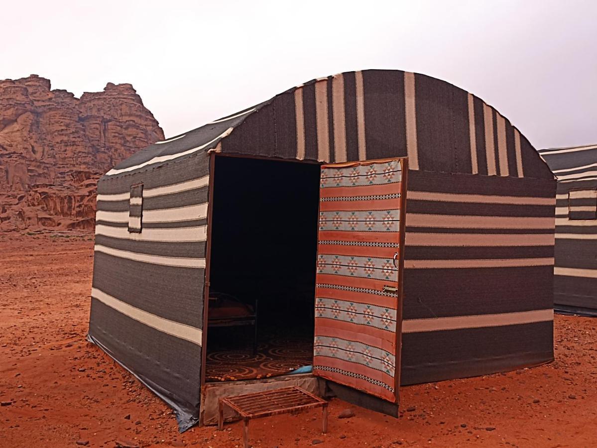 Wadi Rum Bedouin Tour With A Camp Exterior foto