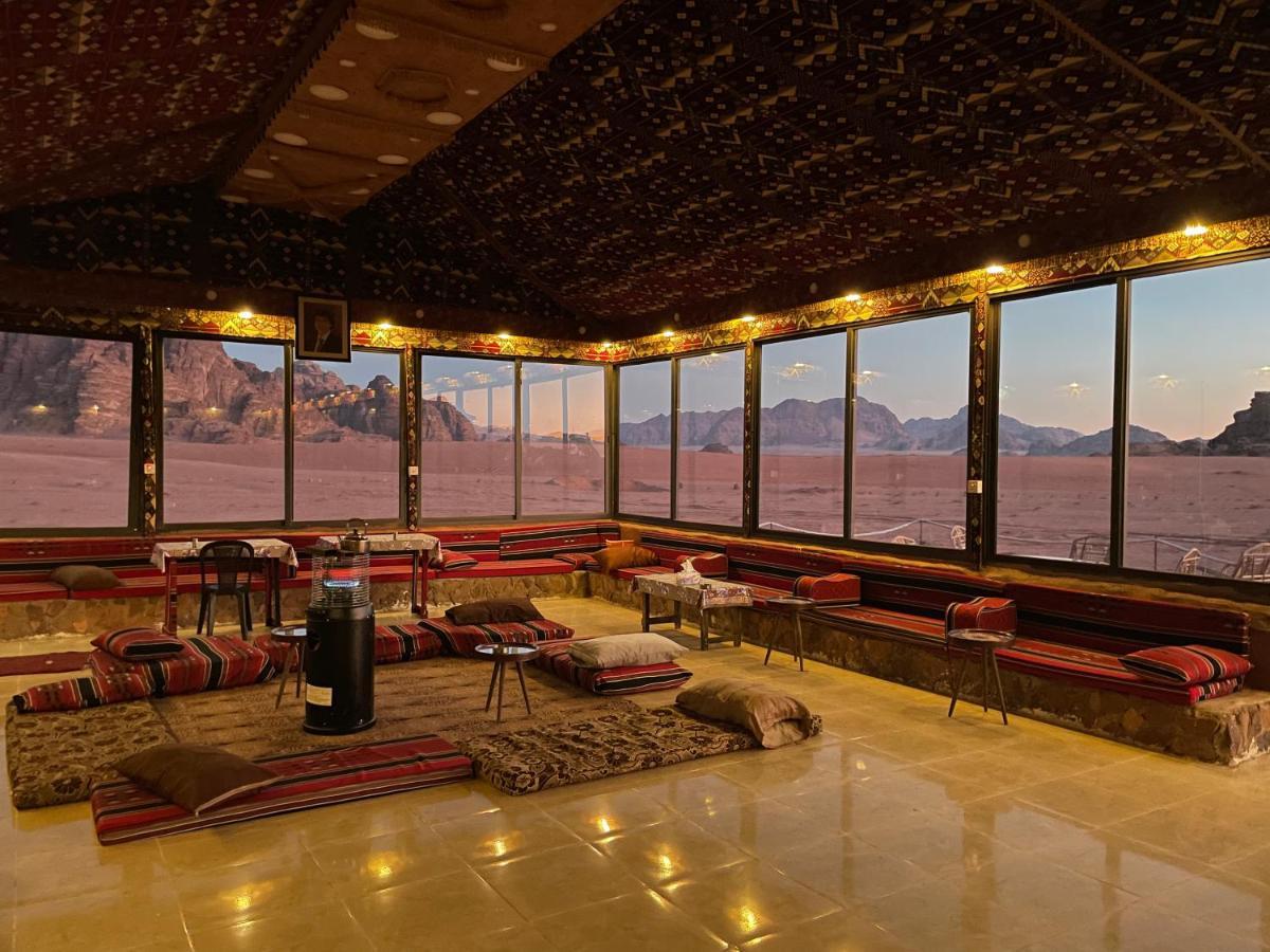 Wadi Rum Bedouin Tour With A Camp Exterior foto