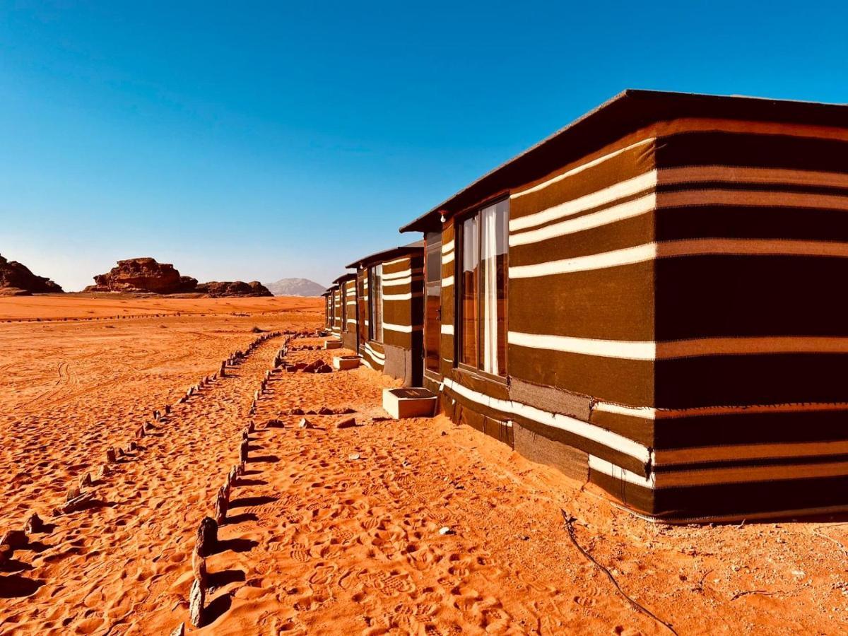 Wadi Rum Bedouin Tour With A Camp Exterior foto