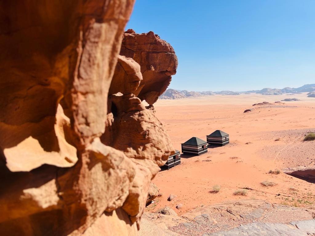 Wadi Rum Bedouin Tour With A Camp Exterior foto