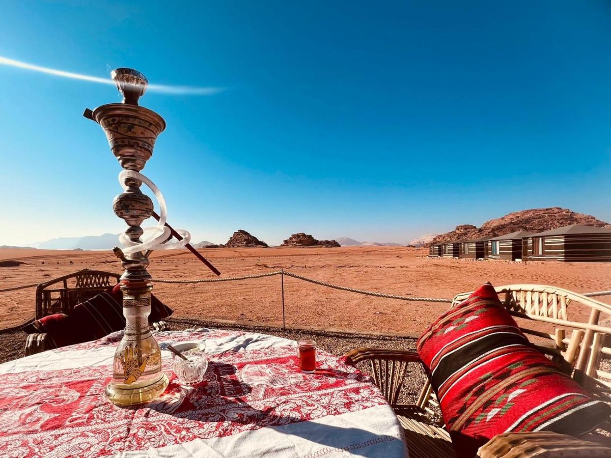 Wadi Rum Bedouin Tour With A Camp Exterior foto